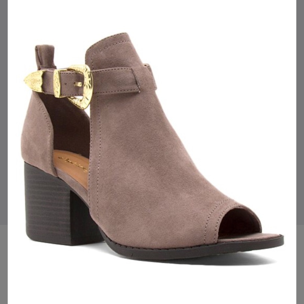 NWT Qupid Taupe Booties- Size 8.5